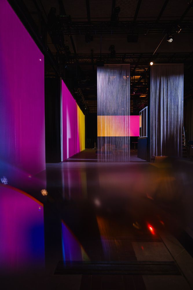 Ausstellungshalle Screentime, Deutsche Kinemathek Berlin – großformatige Videoprojektionen und Lichtinstallation