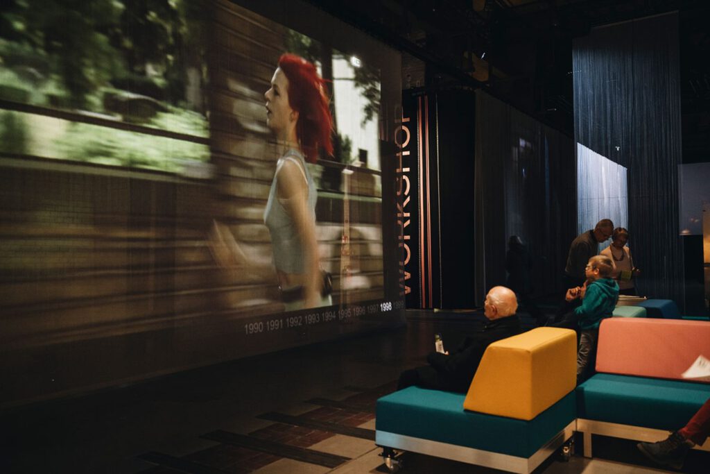 Ausstellungshalle Screentime, Deutsche Kinemathek Berlin – großformatige Videoprojektionen und Lichtinstallation