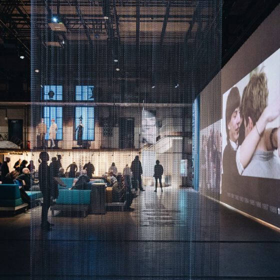 Ausstellungshalle Screentime, Deutsche Kinemathek Berlin – großformatige Videoprojektionen und Lichtinstallation